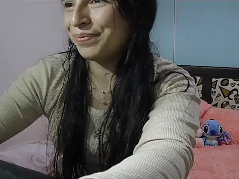 Snapshot of Emily_Gree chatting on 05-30-26, 02:18 Emily Gree online show from 05-30-26, 02:18