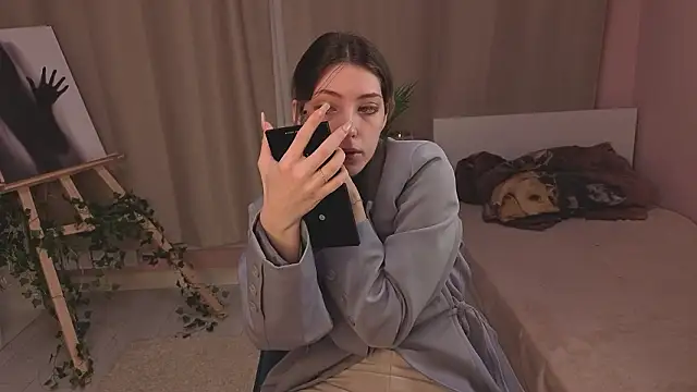 BrianneMallory online show from 03-06-26, 06:19