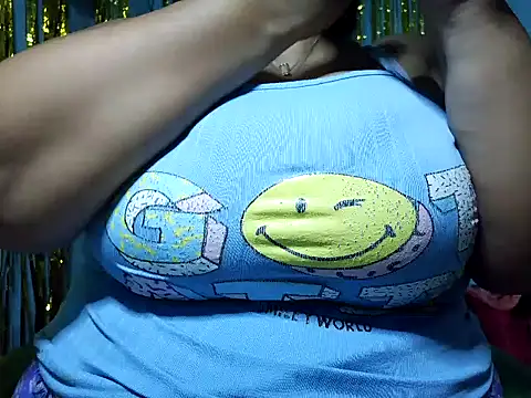Snapshot of schoco_milff chatting on 07-06-26, 08:11 schoco milff online show from 07-06-26, 08:11
