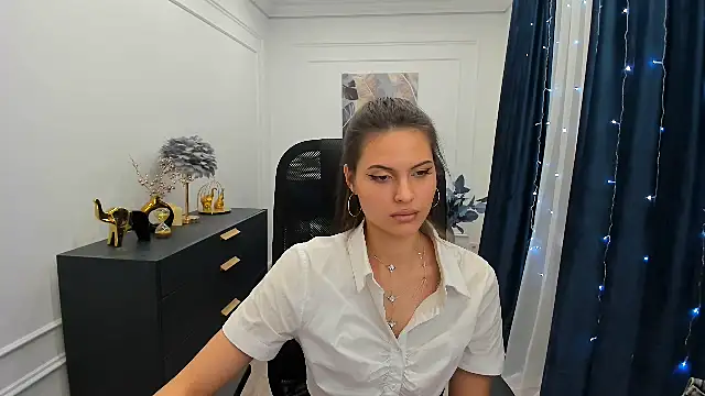 LeslieSvilti online show from 01-11-26, 01:07