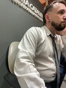 Snapshot of Chubandchaser chatting on 02-25-26, 11:15 Chubandchaser online show from 02-25-26, 11:15