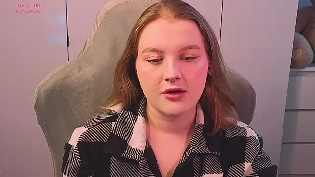 Snapshot of Ol1via chatting on 02-04-26, 01:00 Ol1via online show from 02-04-26, 01:00