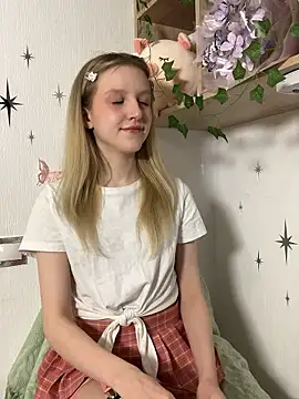 Snapshot of KissChristie chatting on 01-12-26, 07:09 KissChristie online show from 01-12-26, 07:09