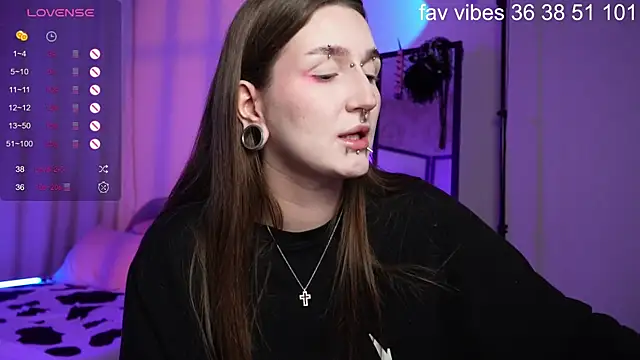 Alice Goth online show from 06-16-26, 04:45