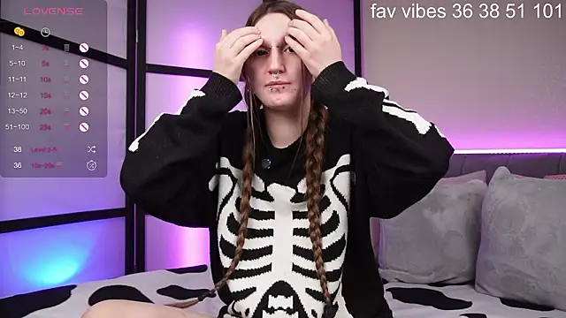 Alice Goth online show from 03-20-26, 02:29