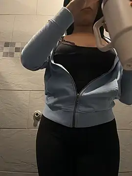 AnahiSkye online show from 03-25-26, 06:07