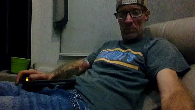 Snapshot of tittycum3636 chatting on 03-20-26, 04:02 tittycum3636 online show from 03-20-26, 04:02