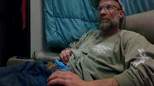 Snapshot of tittycum3636 chatting on 02-13-26, 04:01 tittycum3636 online show from 02-13-26, 04:01