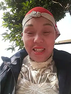 Snapshot of yuyu003 chatting on 01-12-26, 02:29 yuyu003 online show from 01-12-26, 02:29