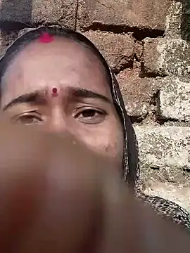 Snapshot of Sarmeeli_143 chatting on 01-06-26, 10:52 Sarmeeli 143 online show from 01-06-26, 10:52