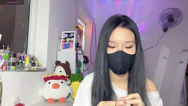 Snapshot of Tieu-May chatting on 04-24-26, 09:22 Tieu-May online show from 04-24-26, 09:22
