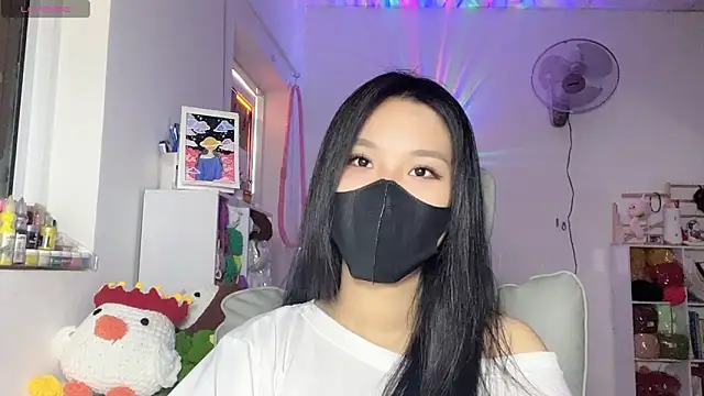 Snapshot of Tieu-May chatting on 05-09-26, 09:45 Tieu-May online show from 05-09-26, 09:45