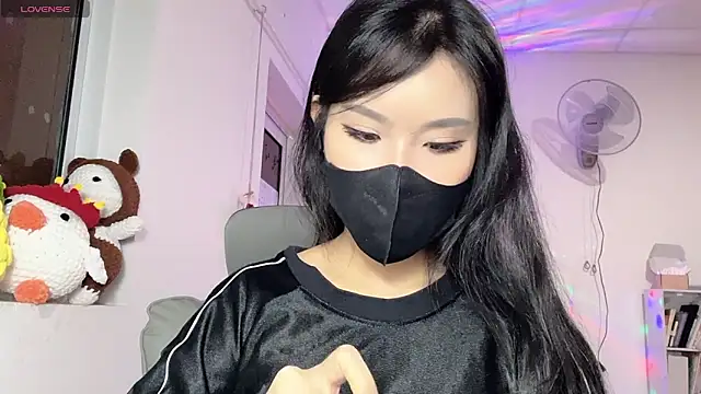 Snapshot of Tieu-May chatting on 05-15-26, 09:24 Tieu-May online show from 05-15-26, 09:24