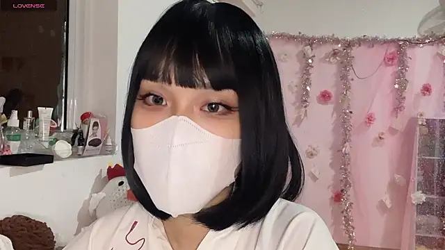 Tieu-May online show from 03-15-26, 07:48