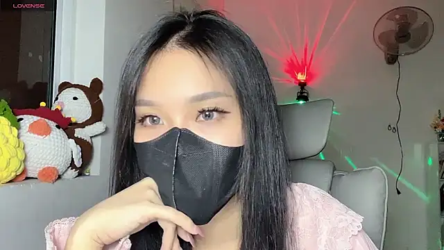 Snapshot of Tieu-May chatting on 05-30-26, 07:47 Tieu-May online show from 05-30-26, 07:47