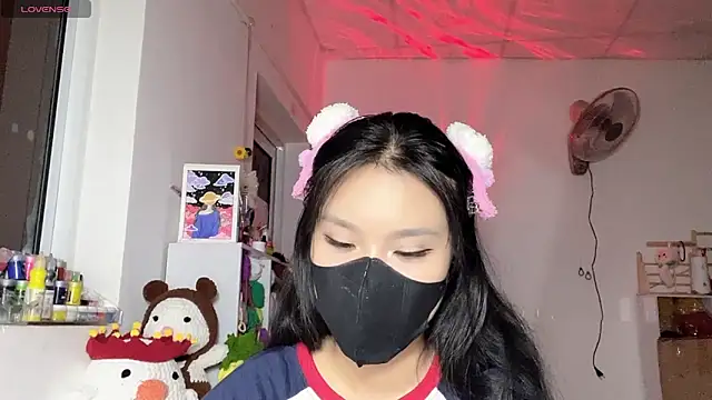 Snapshot of Tieu-May chatting on 04-19-26, 09:28 Tieu-May online show from 04-19-26, 09:28