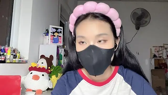 Snapshot of Tieu-May chatting on 05-06-26, 08:57 Tieu-May online show from 05-06-26, 08:57