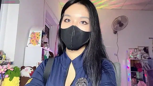 Snapshot of Tieu-May chatting on 05-10-26, 12:09 Tieu-May online show from 05-10-26, 12:09