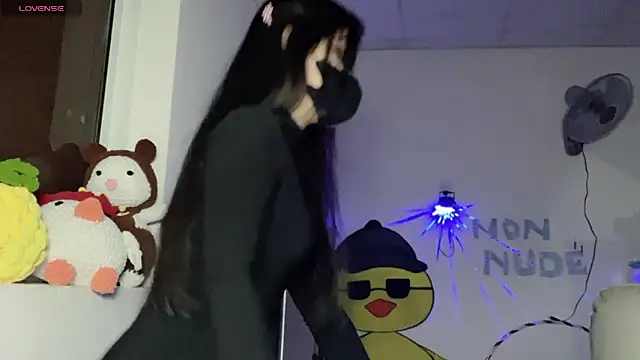 Snapshot of Tieu-May chatting on 06-17-26, 10:14 Tieu-May online show from 06-17-26, 10:14