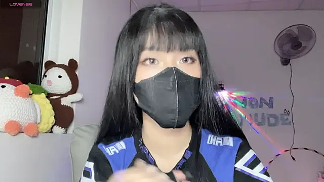 Snapshot of Tieu-May chatting on 07-16-26, 09:45 Tieu-May online show from 07-16-26, 09:45