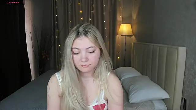 Snapshot of Angel__Grace chatting on 06-05-26, 12:26 Angel Grace online show from 06-05-26, 12:26