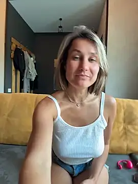 Snapshot of Jack-Alice chatting on 06-09-26, 10:16 Jack-Alice online show from 06-09-26, 10:16