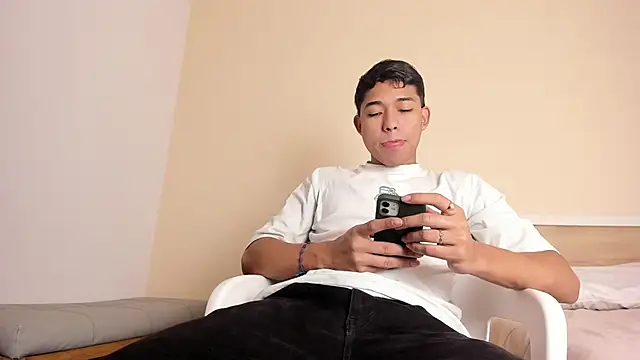 AustinTowers online show from 01-12-26, 04:47