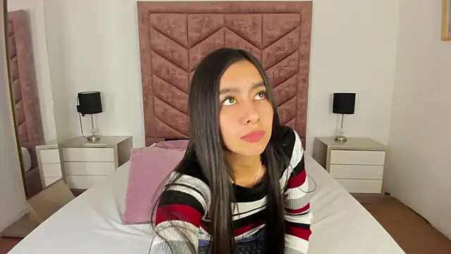 Snapshot of Zara_Cardona chatting on 01-13-26, 11:14 Zara Cardona online show from 01-13-26, 11:14