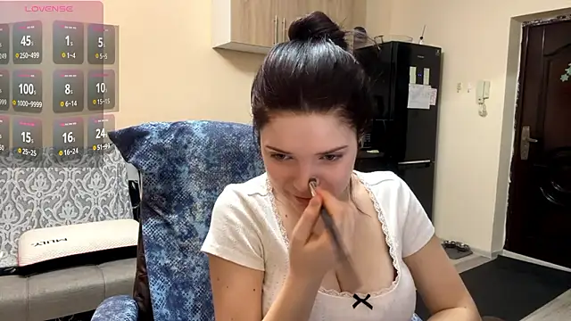 Snapshot of RiaDendy chatting on 02-17-26, 04:26 RiaDendy online show from 02-17-26, 04:26