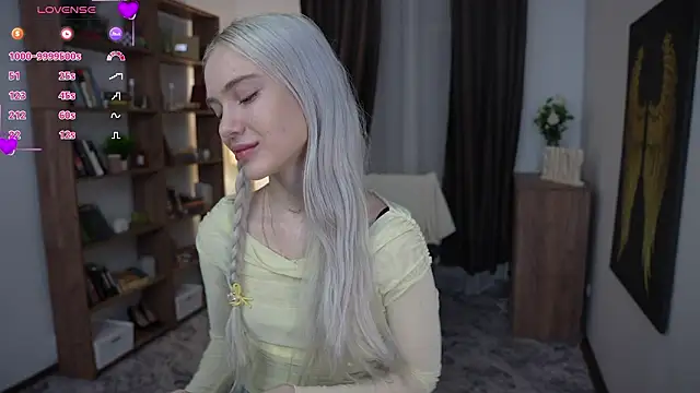 KristalCrowner online show from 03-12-26, 07:18