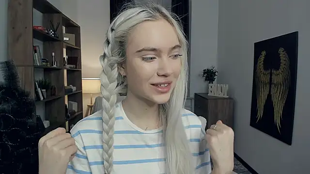 KristalCrowner online show from 01-31-26, 07:23