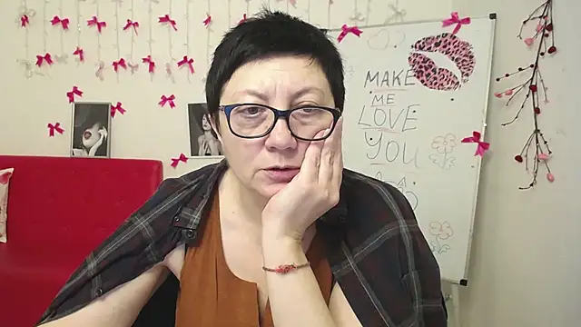 EmilyL0ve online show from 02-26-26, 06:19