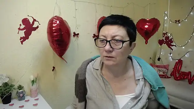 EmilyL0ve online show from 02-03-26, 06:24