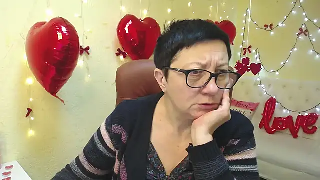 EmilyL0ve online show from 02-06-26, 09:00