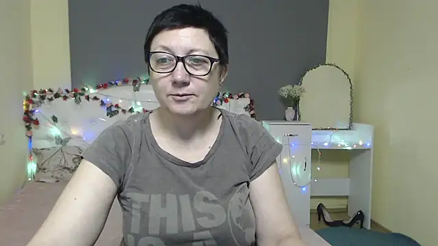 EmilyL0ve online show from 03-15-26, 06:20