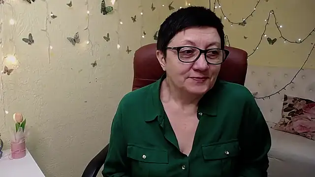 EmilyL0ve online show from 03-22-26, 06:15