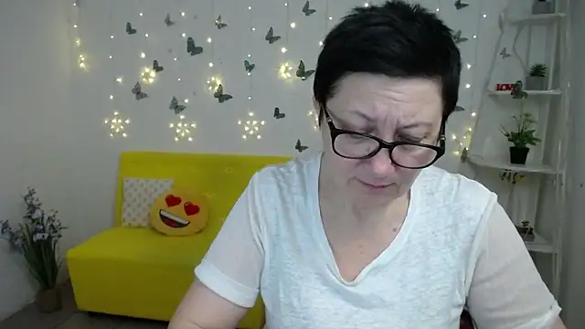 EmilyL0ve online show from 03-08-26, 02:04