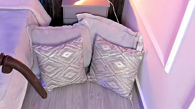 Snapshot of Ariablakee chatting on 01-12-26, 08:04 Ariablakee online show from 01-12-26, 08:04