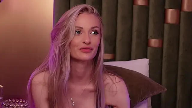 Snapshot of AmeliaAngel chatting on 06-11-26, 12:32 AmeliaAngel online show from 06-11-26, 12:32