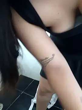 zaraluxx1 online show from 01-14-26, 07:39