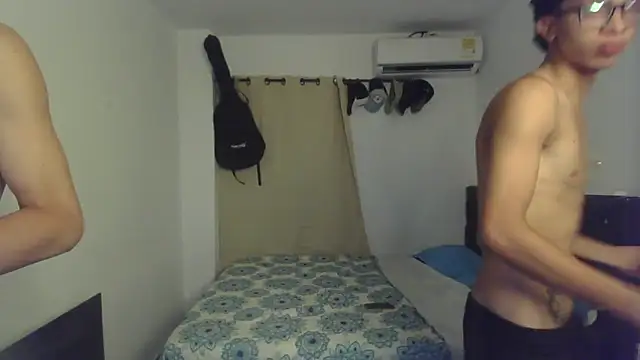 Snapshot of pocket_loversxxx chatting on 02-21-26, 07:21 pocket loversxxx online show from 02-21-26, 07:21