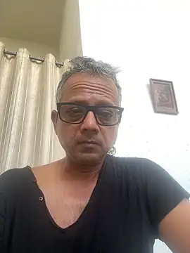 Snapshot of Moh-Moksha chatting on 04-13-26, 05:00 Moh-Moksha online show from 04-13-26, 05:00