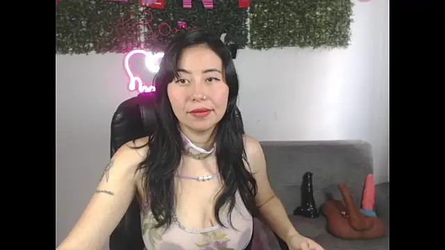 Snapshot of LolaOpalX chatting on 02-16-26, 04:16 LolaOpalX online show from 02-16-26, 04:16