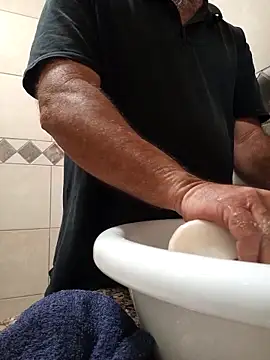 Snapshot of Playmate1976 chatting on 04-08-26, 07:04 Playmate1976 online show from 04-08-26, 07:04