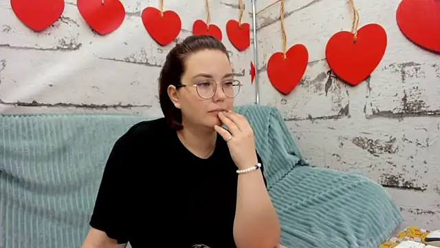 Snapshot of Sweetie_Rozzy chatting on 05-14-26, 01:46 Sweetie Rozzy online show from 05-14-26, 01:46