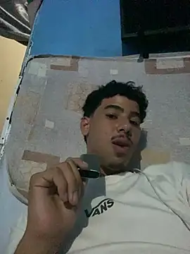 lzinho9153 online show from 04-18-26, 02:14
