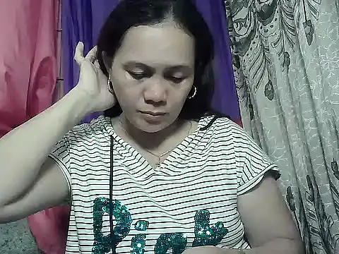 Snapshot of prettymomma24xx chatting on 05-09-26, 09:56 prettymomma24xx online show from 05-09-26, 09:56