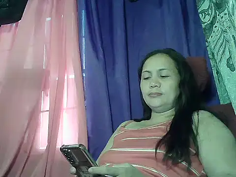 Snapshot of prettymomma24xx chatting on 07-05-26, 11:11 prettymomma24xx online show from 07-05-26, 11:11