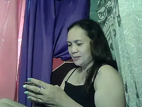Snapshot of prettymomma24xx chatting on 05-30-26, 02:07 prettymomma24xx online show from 05-30-26, 02:07