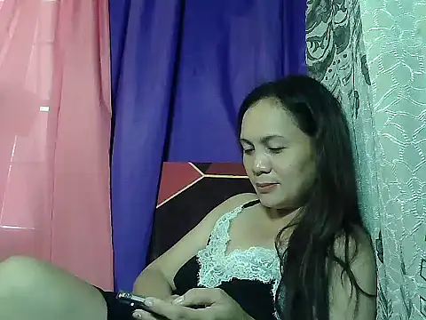Snapshot of prettymomma24xx chatting on 05-17-26, 01:49 prettymomma24xx online show from 05-17-26, 01:49